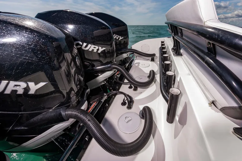 Slide: The Image of Fountain 38 Center Console 2020 - 33