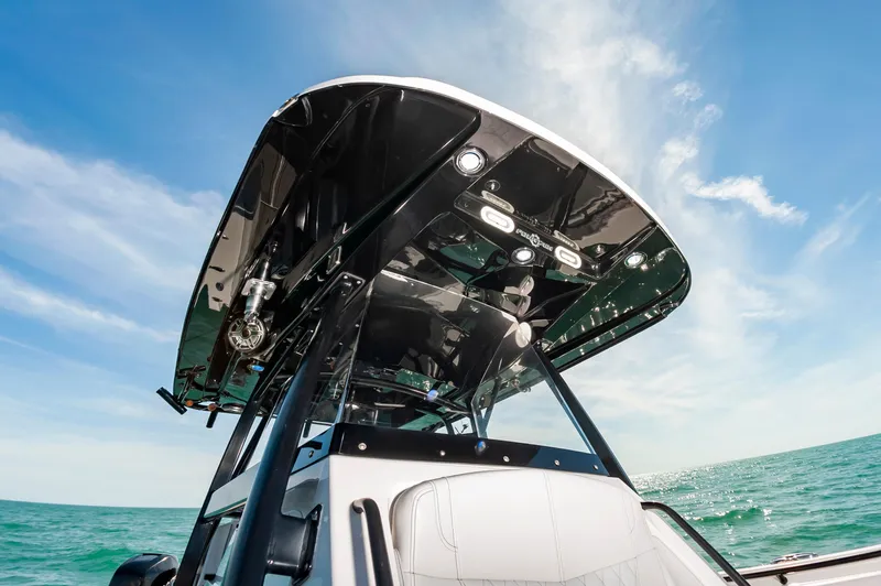 Slide: The Image of Fountain 38 Center Console 2020 - 37