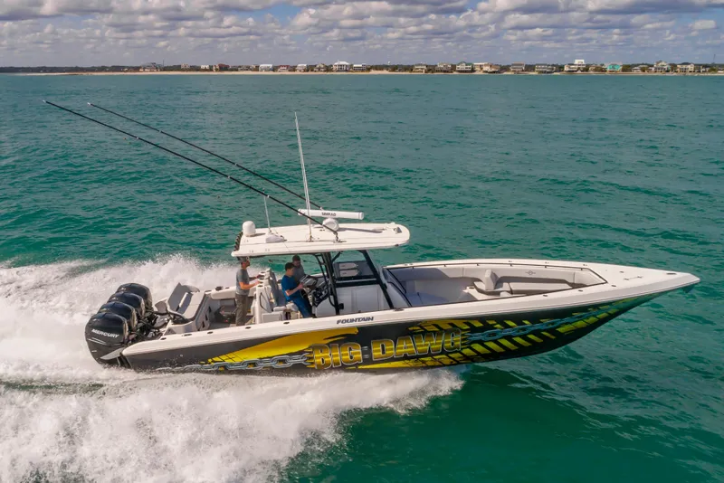 Slide: The Image of Fountain 38 Center Console 2020 - 43