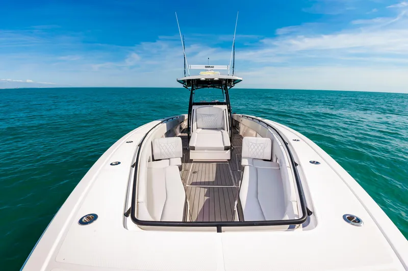 Slide: The Image of Fountain 38 Center Console 2020 - 9