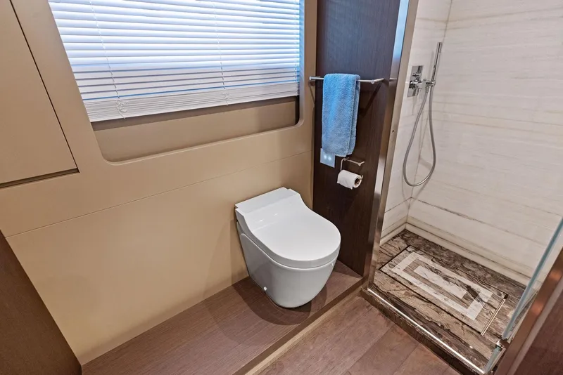 Slide: The Image of Custom 106' 2022 - 101