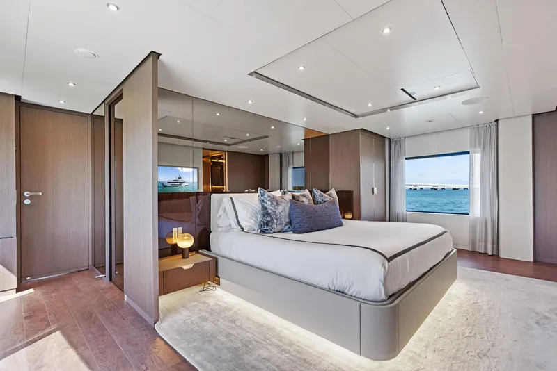 Slide: The Image of Custom 106' 2022 - 106