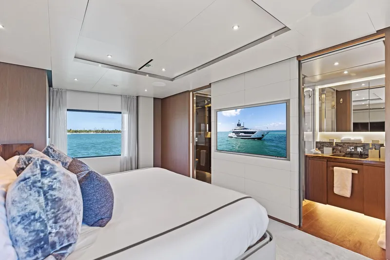 Slide: The Image of Custom 106' 2022 - 108