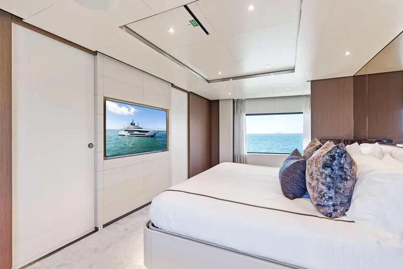 Slide: The Image of Custom 106' 2022 - 110