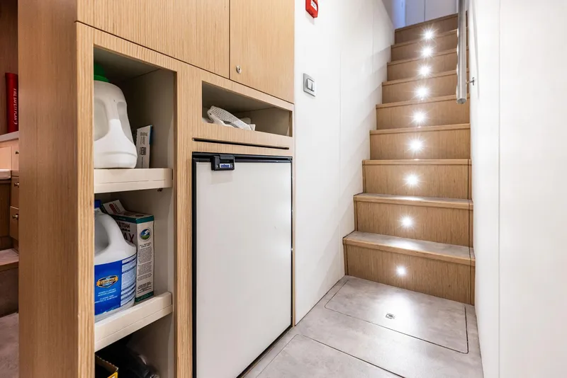 Slide: The Image of Custom 106' 2022 - 118