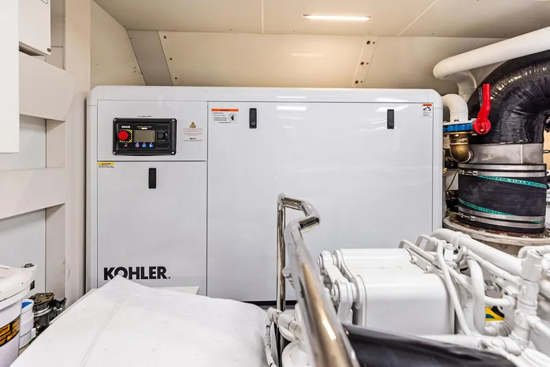 Slide: The Image of Custom 106' 2022 - 135