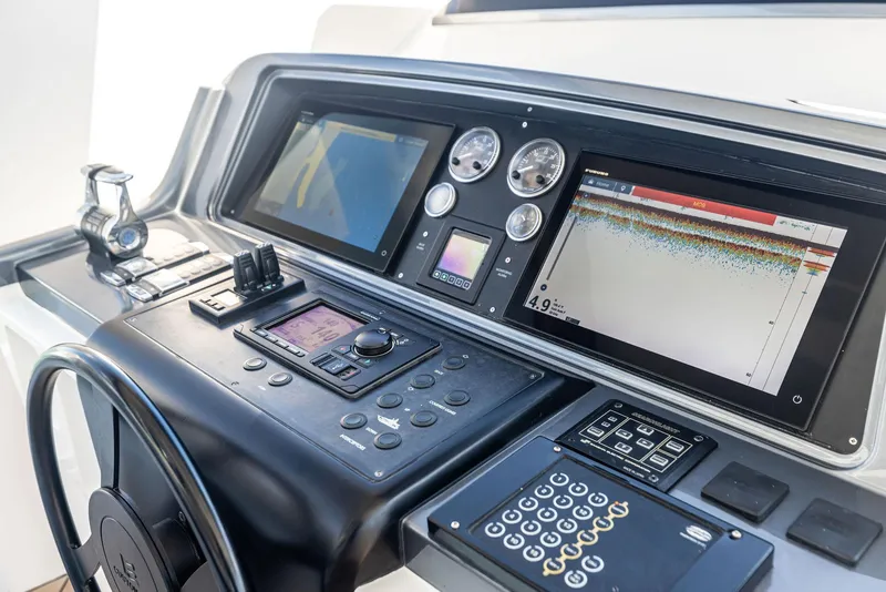 Slide: The Image of Custom 106' 2022 - 50