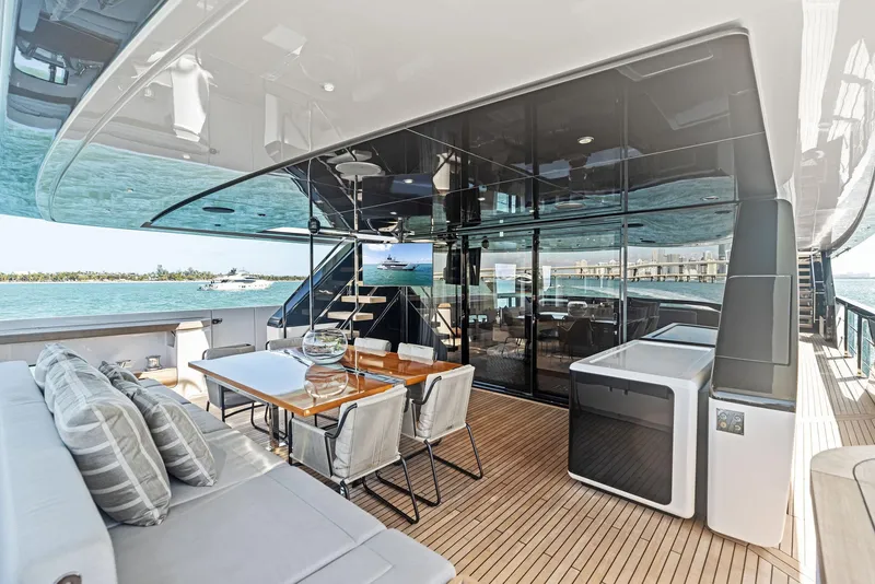 Slide: The Image of Custom 106' 2022 - 54