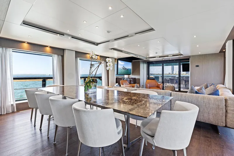 Slide: The Image of Custom 106' 2022 - 58