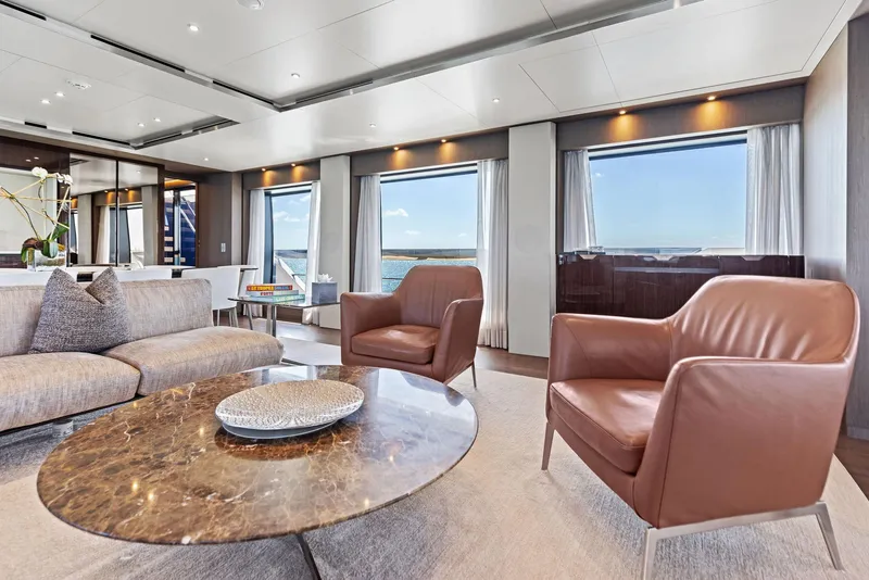 Slide: The Image of Custom 106' 2022 - 61