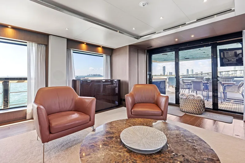 Slide: The Image of Custom 106' 2022 - 62