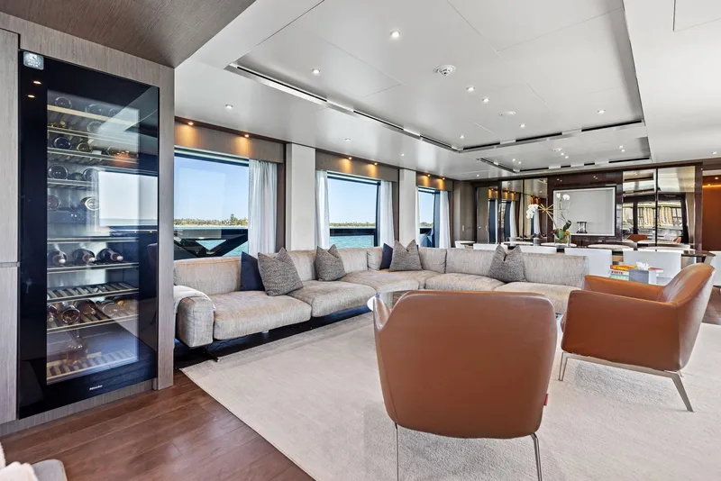 Slide: The Image of Custom 106' 2022 - 63