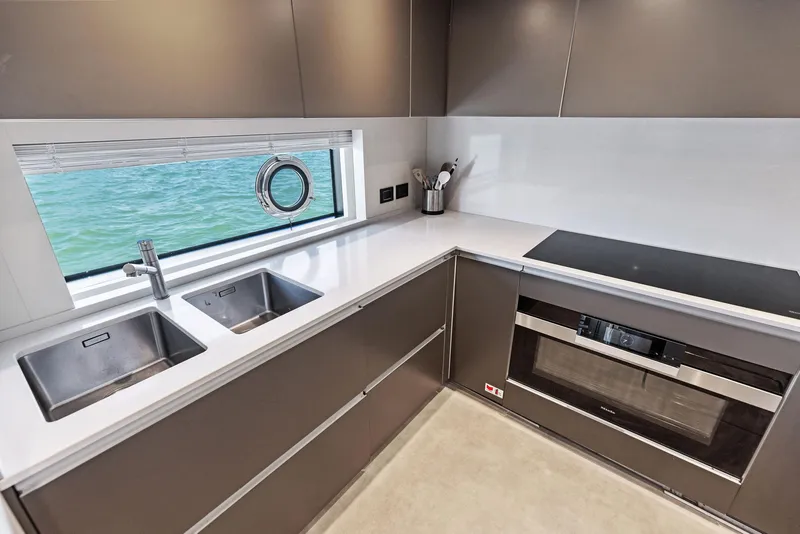 Slide: The Image of Custom 106' 2022 - 70