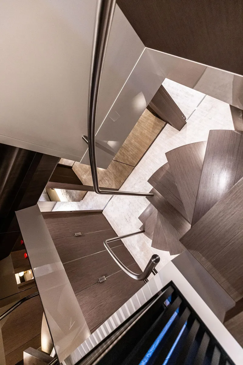 Slide: The Image of Custom 106' 2022 - 71