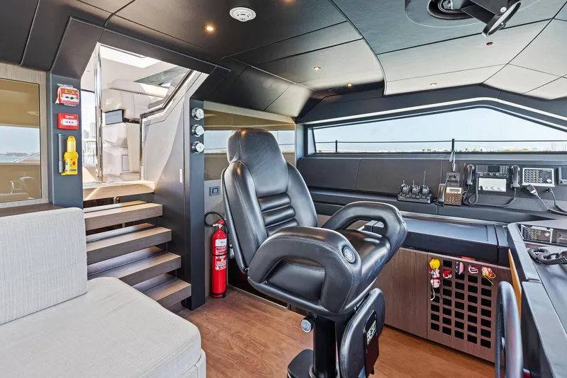 Slide: The Image of Custom 106' 2022 - 72