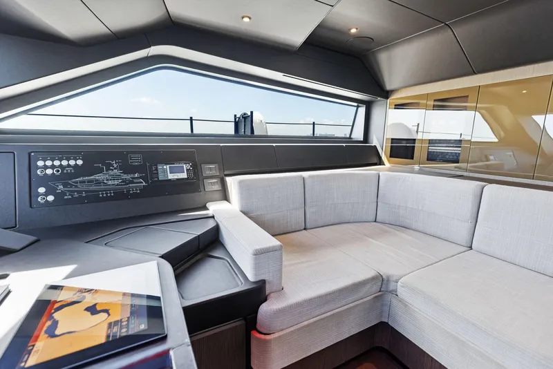 Slide: The Image of Custom 106' 2022 - 73