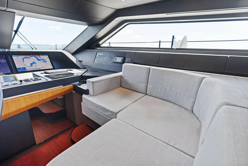 Slide: The Image of Custom 106' 2022 - 77