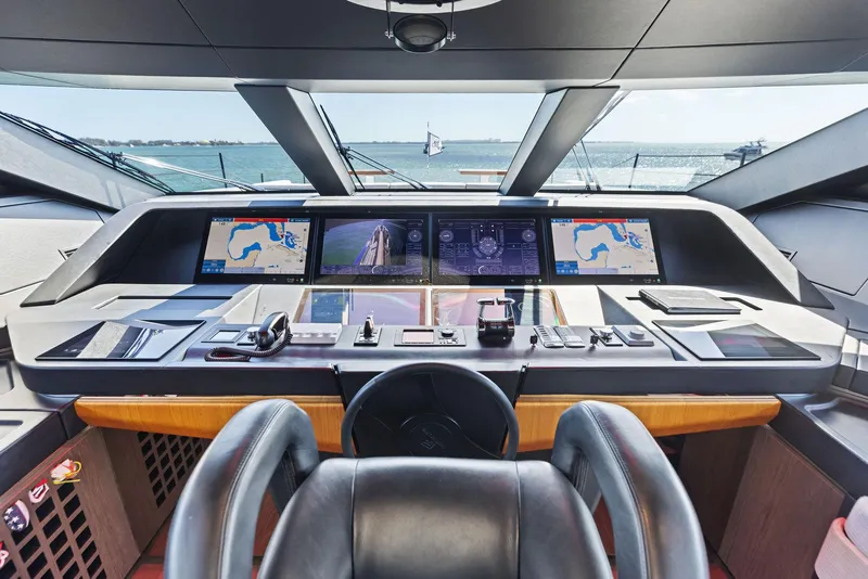 Slide: The Image of Custom 106' 2022 - 78