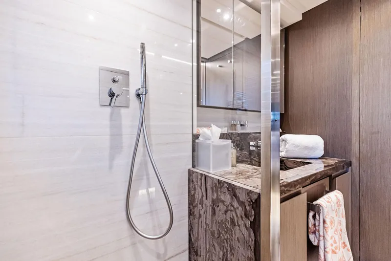 Slide: The Image of Custom 106' 2022 - 84