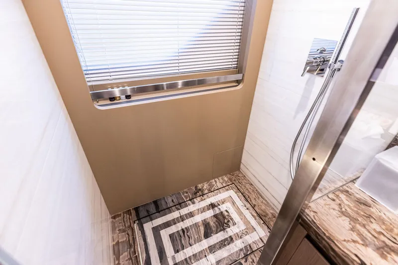 Slide: The Image of Custom 106' 2022 - 86