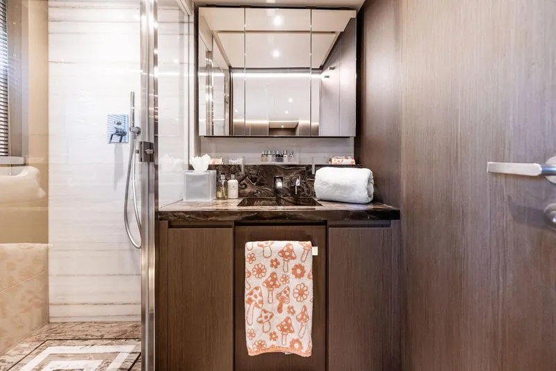 Slide: The Image of Custom 106' 2022 - 87