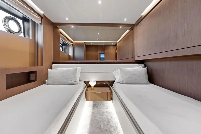 Slide: The Image of Custom 106' 2022 - 92