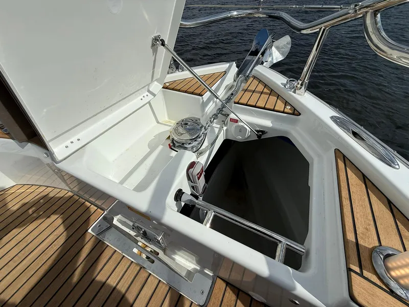 Slide: The Image of Wellcraft 44 Explorer 2025 - 100