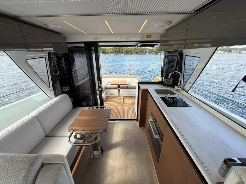 Slide: The Image of Wellcraft 44 Explorer 2025 - 64