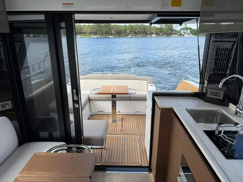 Slide: The Image of Wellcraft 44 Explorer 2025 - 65