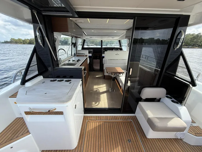 Slide: The Image of Wellcraft 44 Explorer 2025 - 68