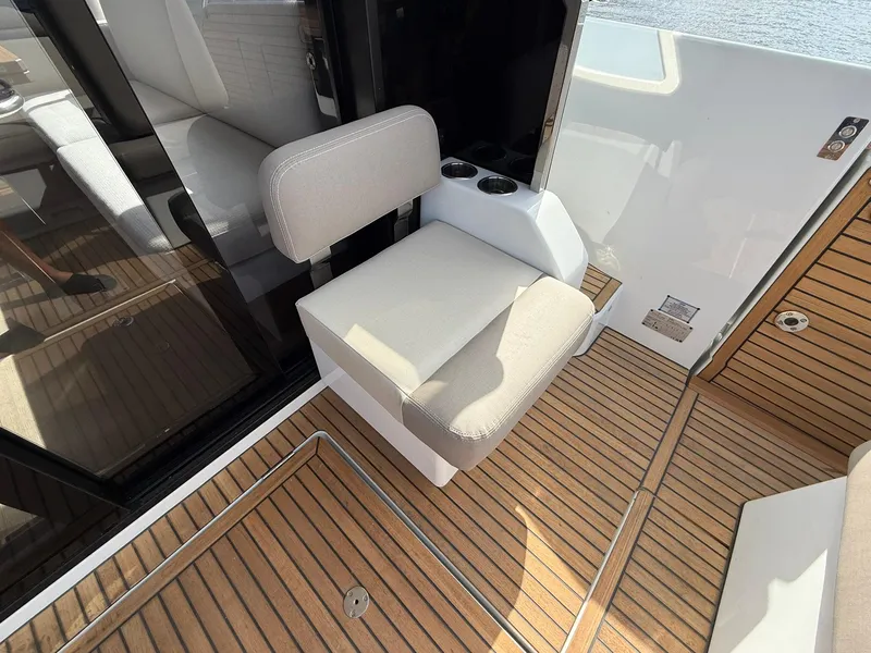 Slide: The Image of Wellcraft 44 Explorer 2025 - 69