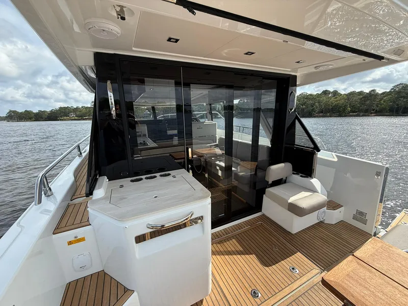 Slide: The Image of Wellcraft 44 Explorer 2025 - 70