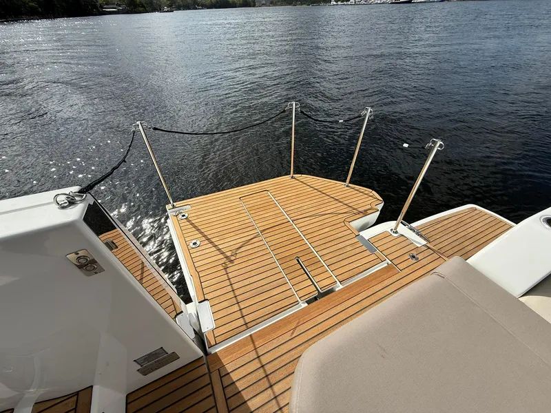 Slide: The Image of Wellcraft 44 Explorer 2025 - 79