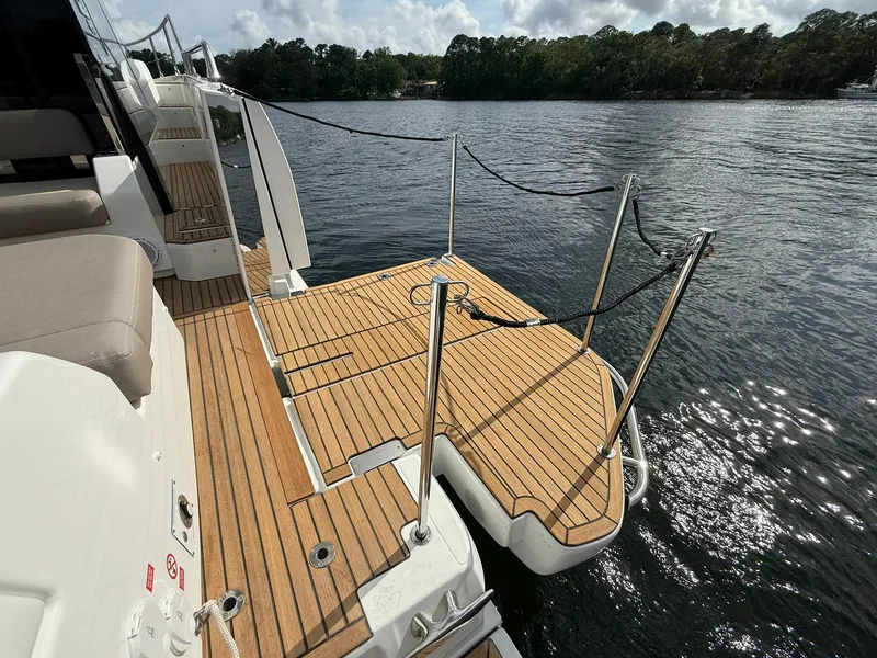 Slide: The Image of Wellcraft 44 Explorer 2025 - 80