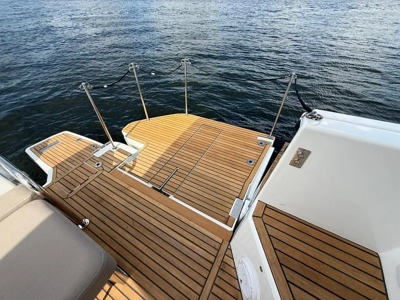 Slide: The Image of Wellcraft 44 Explorer 2025 - 84