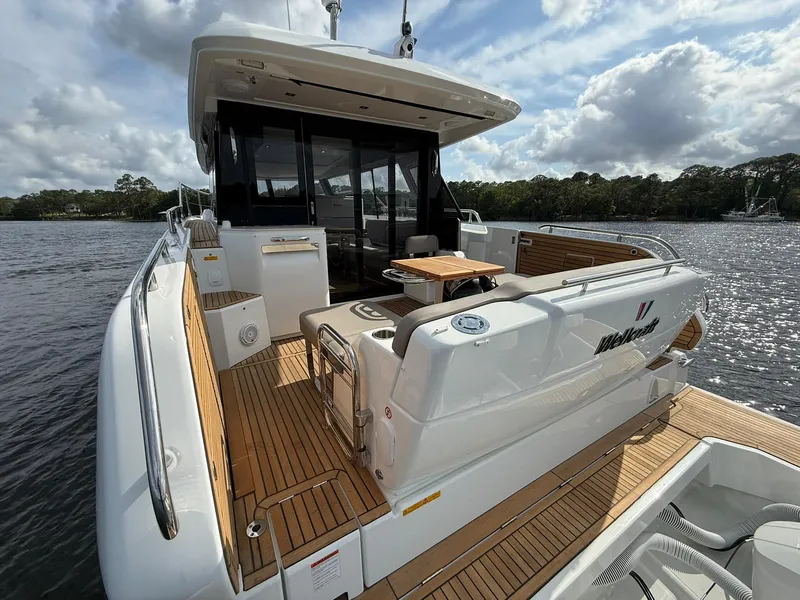 Slide: The Image of Wellcraft 44 Explorer 2025 - 88