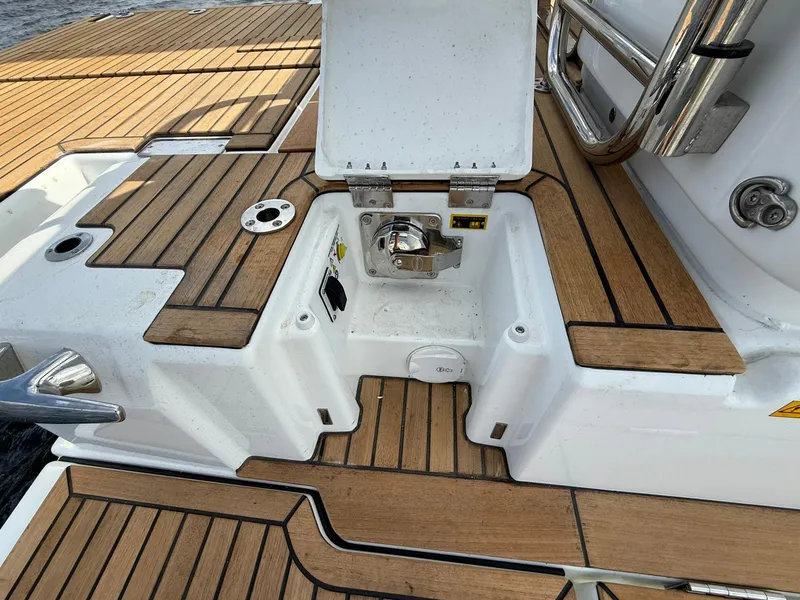 Slide: The Image of Wellcraft 44 Explorer 2025 - 89