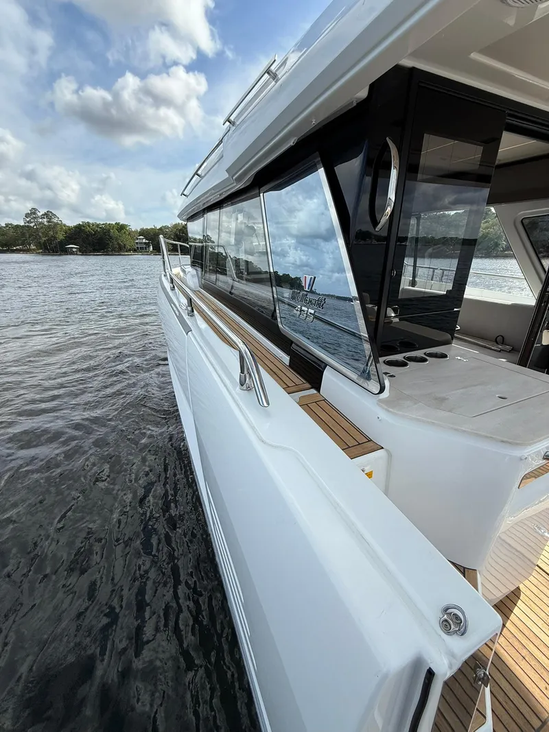 Slide: The Image of Wellcraft 44 Explorer 2025 - 90