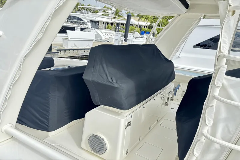 Slide: The Image of Boston Whaler 420 Outrage 2018 - 31