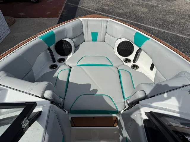 Slide: The Image of Malibu Wakesetter 23 LSV 2023 - 10