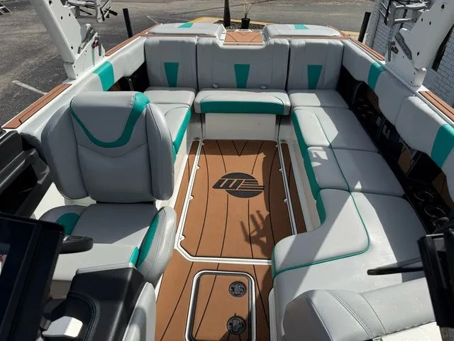 Slide: The Image of Malibu Wakesetter 23 LSV 2023 - 11