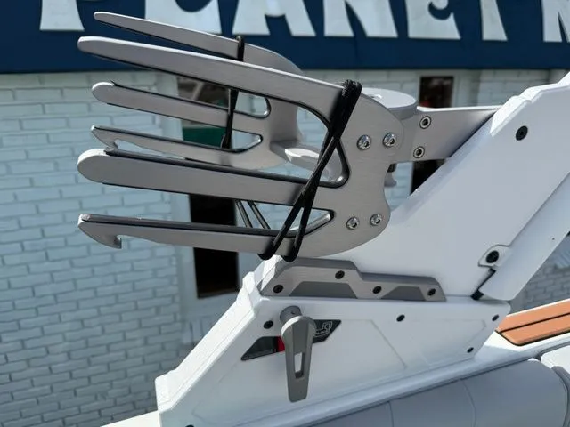 Slide: The Image of Malibu Wakesetter 23 LSV 2023 - 15