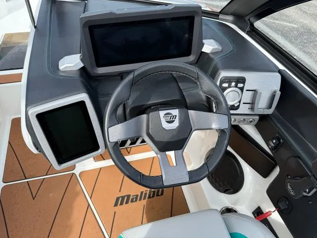 Slide: The Image of Malibu Wakesetter 23 LSV 2023 - 9