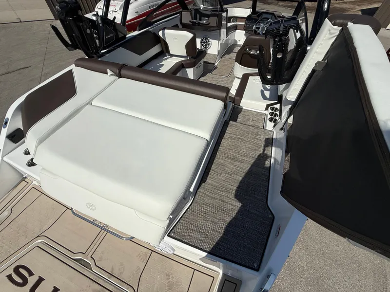 Slide: The Image of Cobalt CS23 Surf 2025 - 491