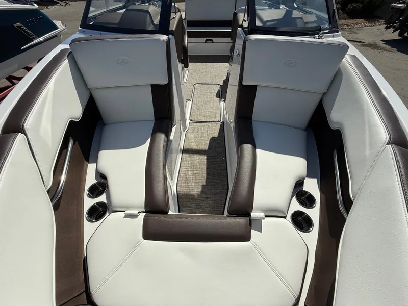 Slide: The Image of Cobalt CS23 Surf 2025 - 500