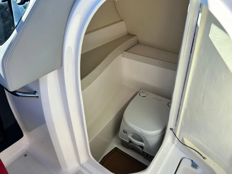 Slide: The Image of Regal 2500 RX Surf 2019 - 13