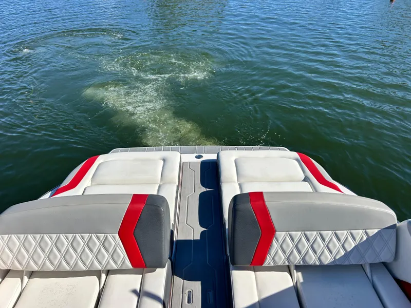 Slide: The Image of Regal 2500 RX Surf 2019 - 9