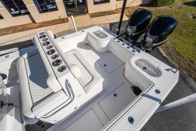 Slide: The Image of Sea Hunter 28 Floridian 2020 - 10