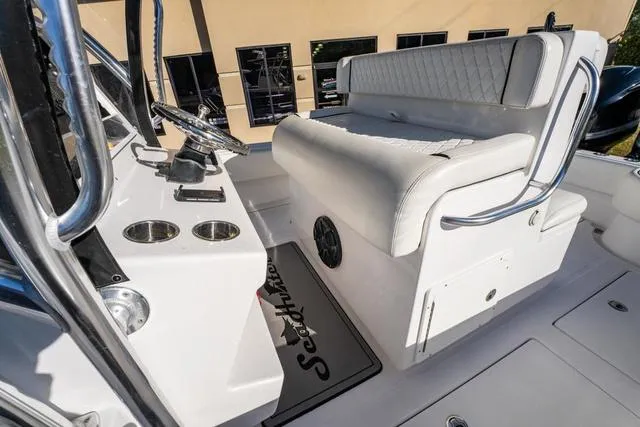 Slide: The Image of Sea Hunter 28 Floridian 2020 - 14