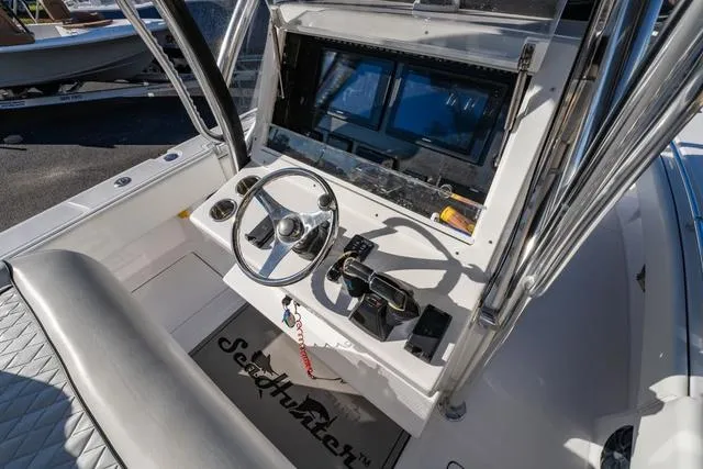 Slide: The Image of Sea Hunter 28 Floridian 2020 - 17